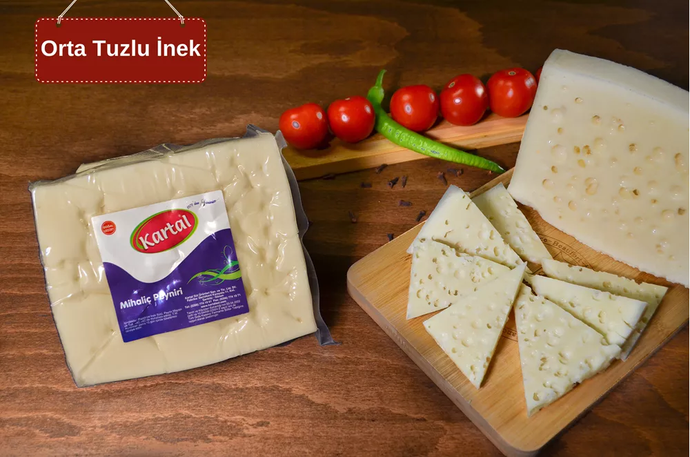 Yöresel Mihaliç Peyniri (Orta Tuzlu - İnek)